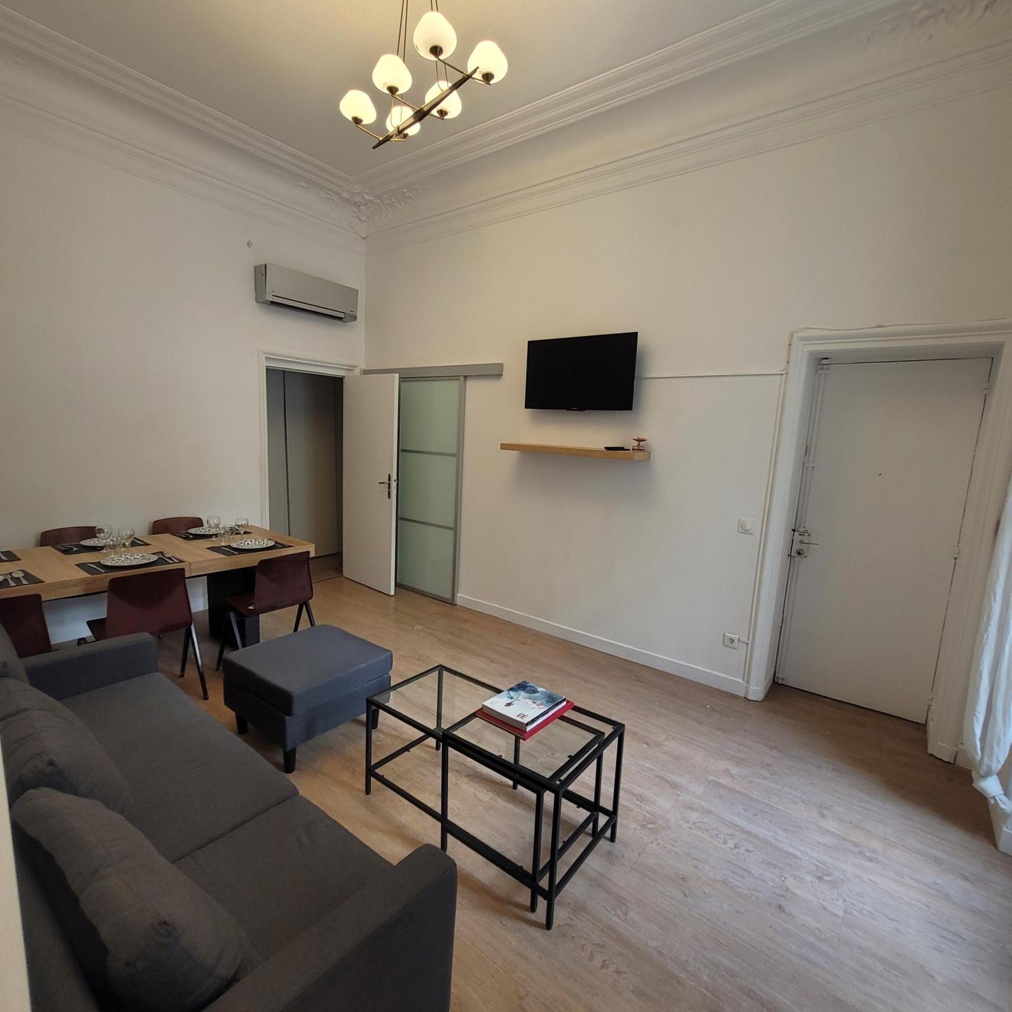 Bel Appartement Champs Elysees Avec 2 Chambres باريس المظهر الخارجي الصورة
