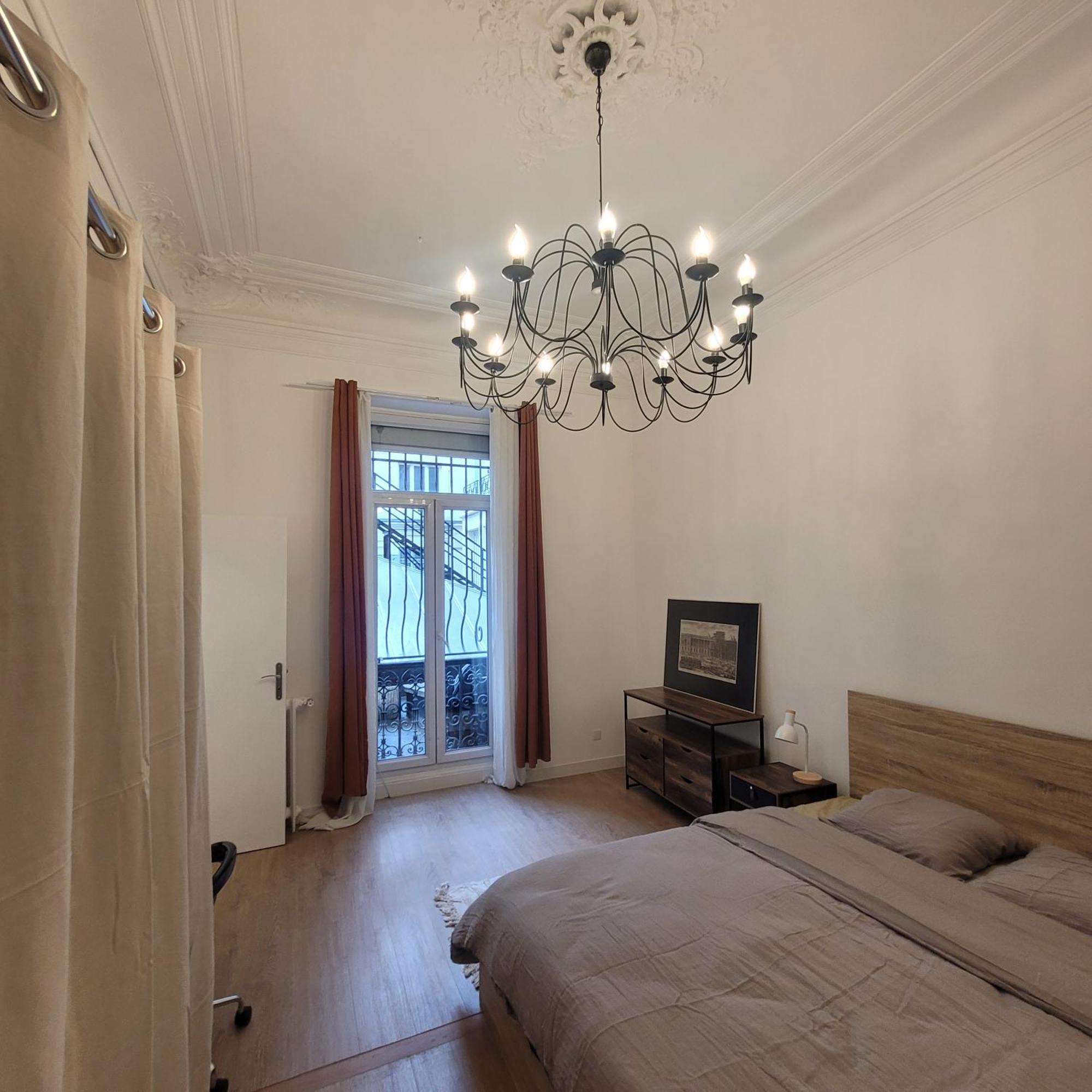 Bel Appartement Champs Elysees Avec 2 Chambres باريس المظهر الخارجي الصورة